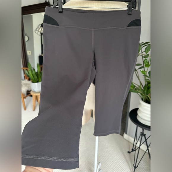 Lucy Charcoal and Black Active Leggings, size large - Picture 4 of 14